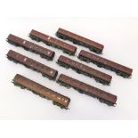 HORNBY 00 BR MAROON COACHES.