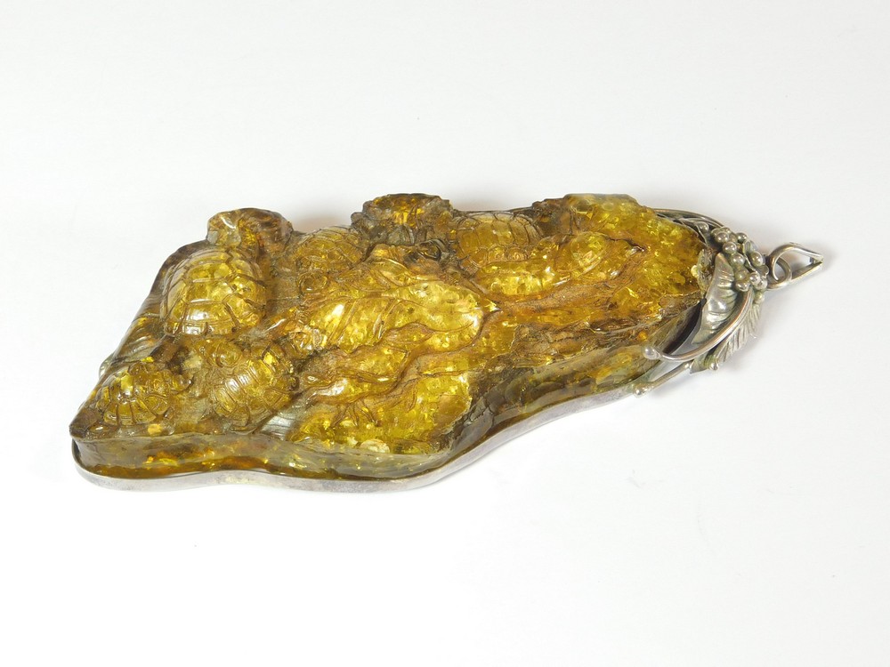 WITHDRAWN FROM AUCTION. RUSSIAN AMBER. - Image 2 of 3