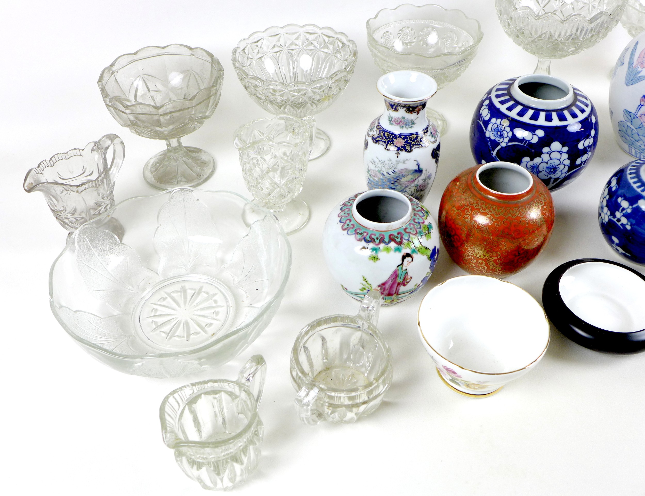 A mixed collection of ceramic and glassware, including three modern Chinese porcelain ginger jars - Image 2 of 3