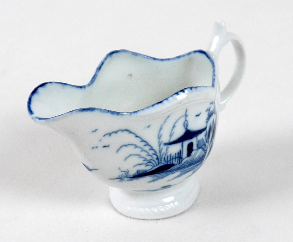 A late 18th century Caughley porcelain miniature milk jug - Image 5 of 14