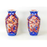 Two Japanese porcelain vases, early 20th century, imari pattern, one a/f,