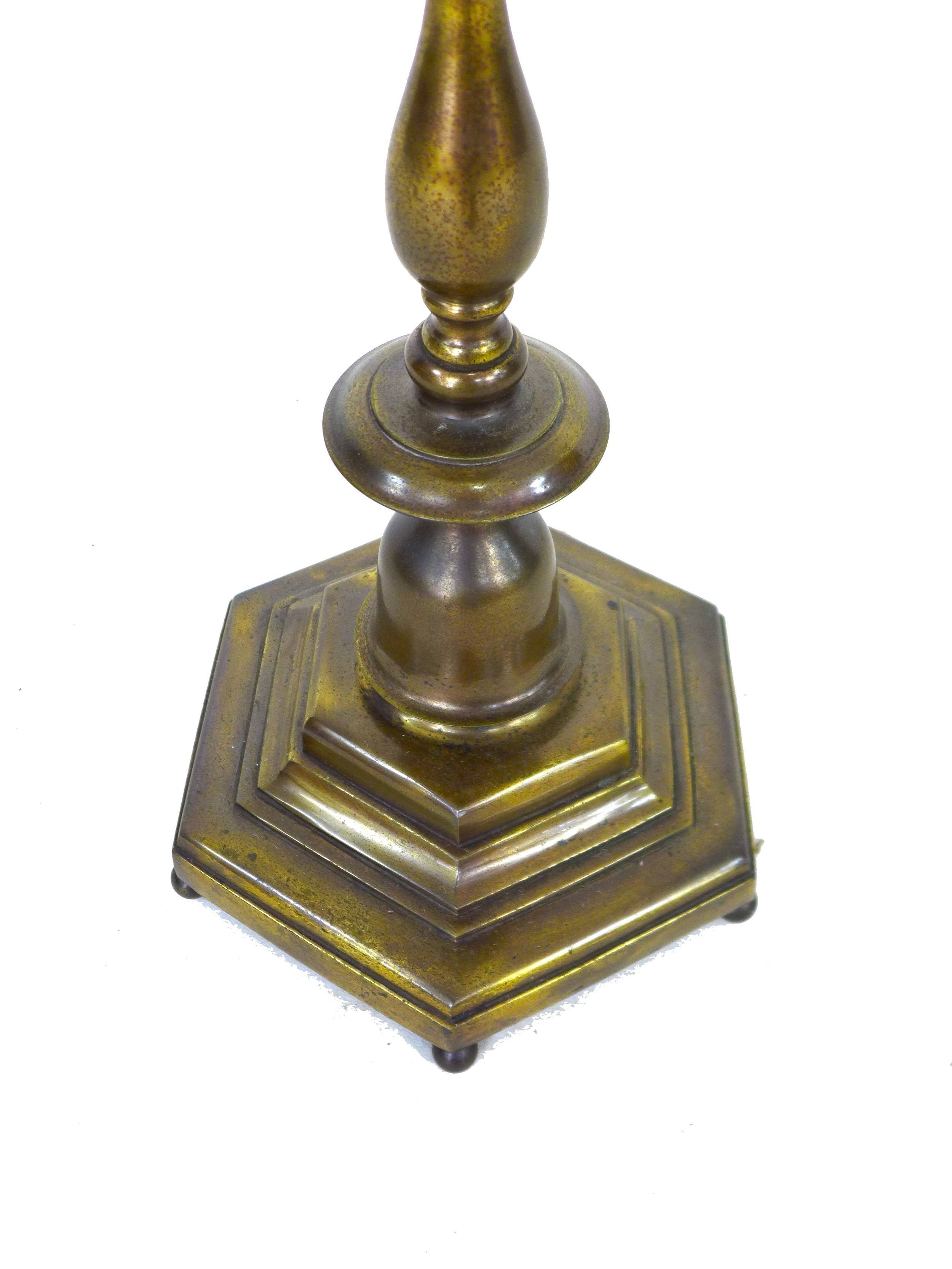 An early to mid 20th century brass standard lamp, with three S shaped branches, the knopped column - Image 8 of 8