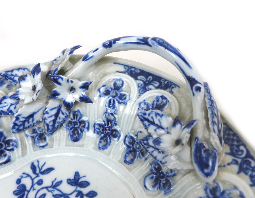 A pair of 18th century Worcester porcelain oval twin handled trays, moulded with blue and white - Image 5 of 6