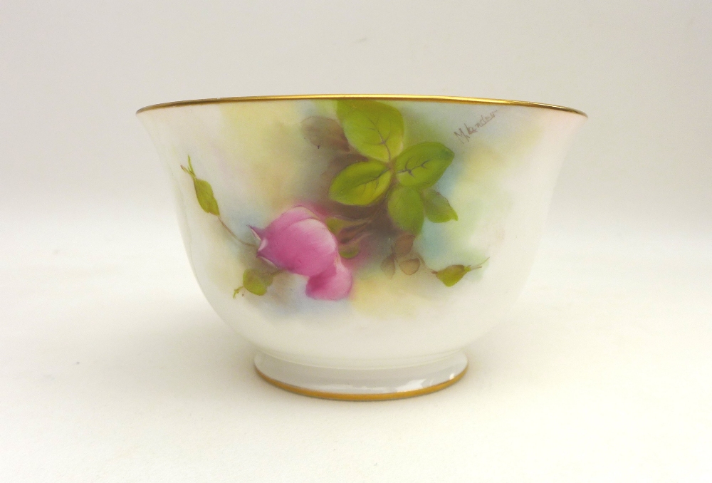 A Royal Worcester bowl, hand painted with pink roses to bowl interior and exterior, signed 'M. - Image 4 of 7