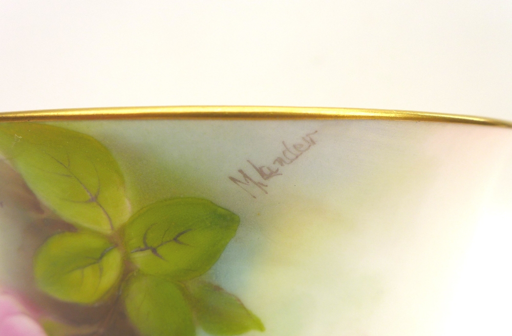 A Royal Worcester bowl, hand painted with pink roses to bowl interior and exterior, signed 'M. - Image 5 of 7