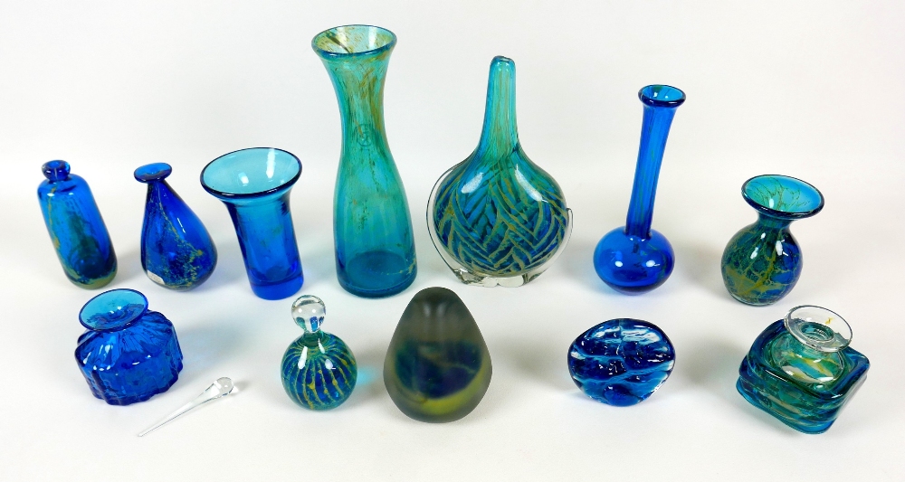 A collection of various Mdina glassware, six pieces with engraved signatures, to include a vase with - Image 2 of 9