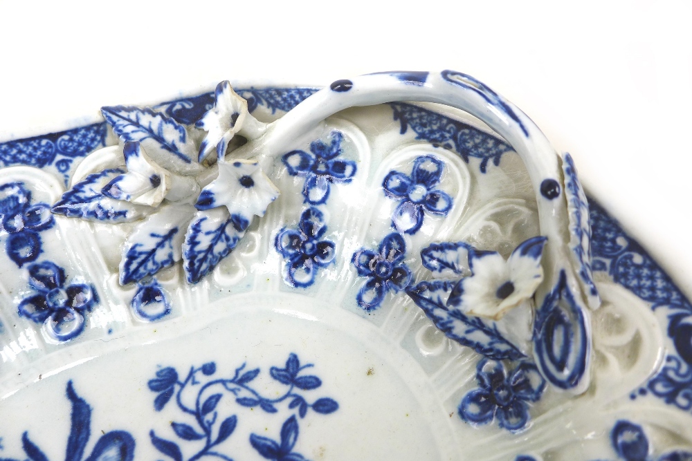 A pair of 18th century Worcester porcelain oval twin handled trays, moulded with blue and white - Image 3 of 6