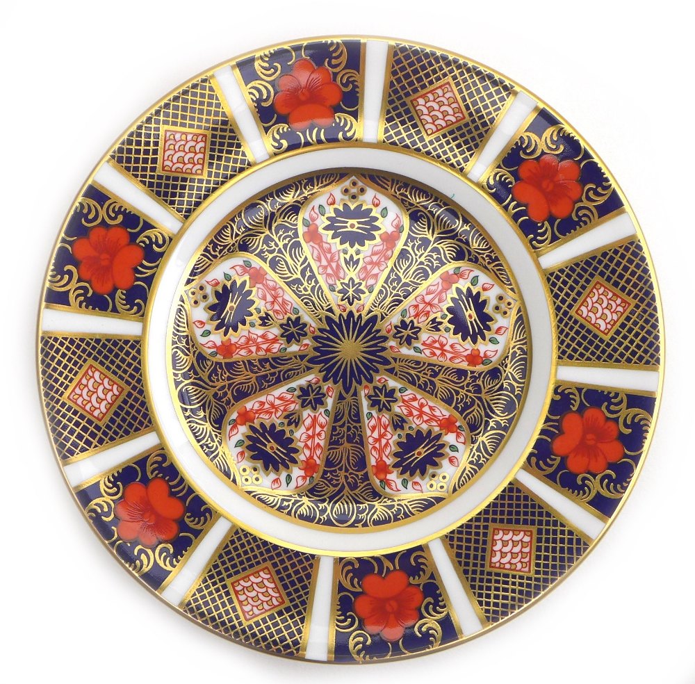 Three Royal Crown Derby plates, in the Imari pattern, 1128, 16cm diameter. (3) - Image 2 of 7