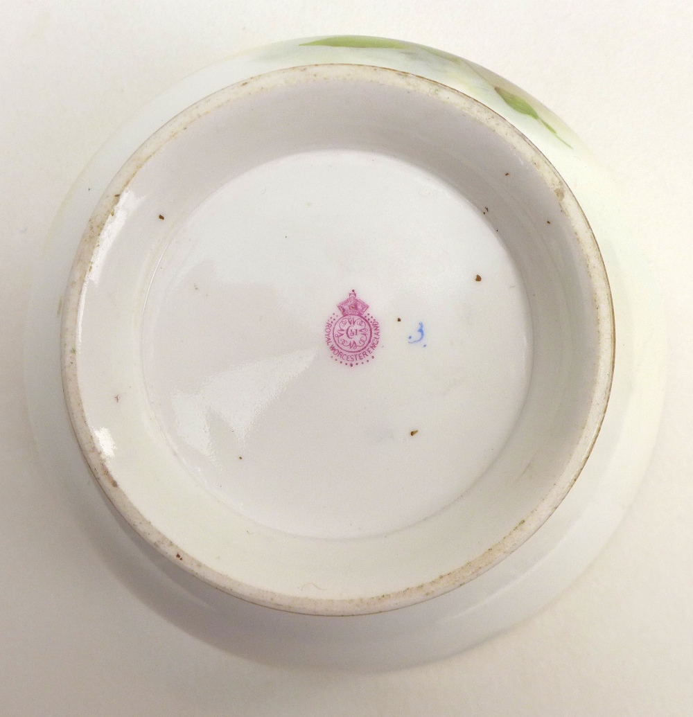 A Royal Worcester bowl, hand painted with pink roses to bowl interior and exterior, signed 'M. - Image 7 of 7