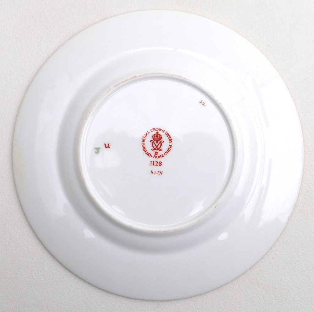 Three Royal Crown Derby plates, in the Imari pattern, 1128, 16cm diameter. (3) - Image 7 of 7