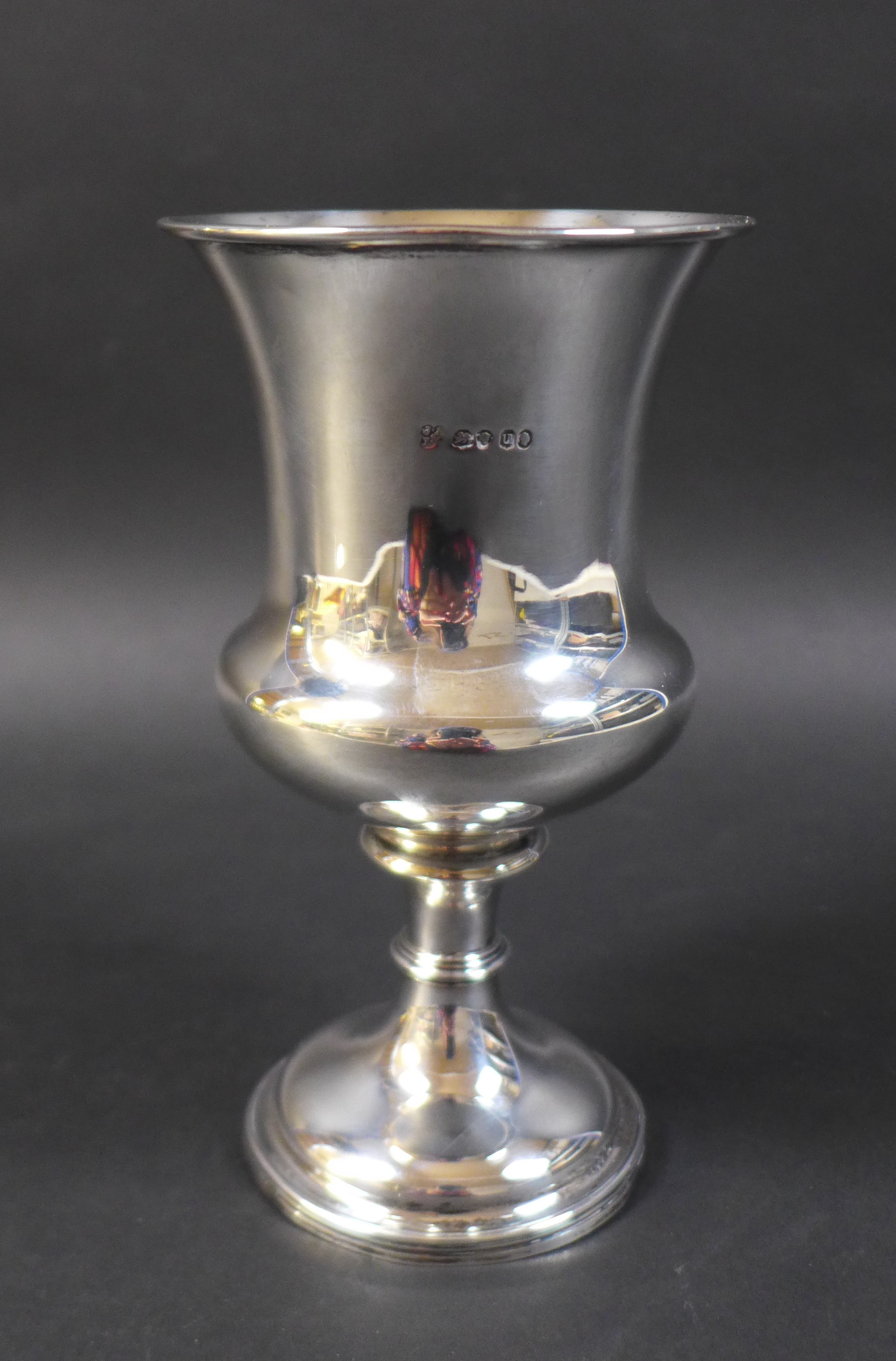 A William IV silver goblet, with later presentation inscription 'Presented to Mr. thomas Nixon on - Image 4 of 8