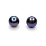 A pair of 9ct gold and black pearl stud earrings, 1cm diameter, 3.1g.
