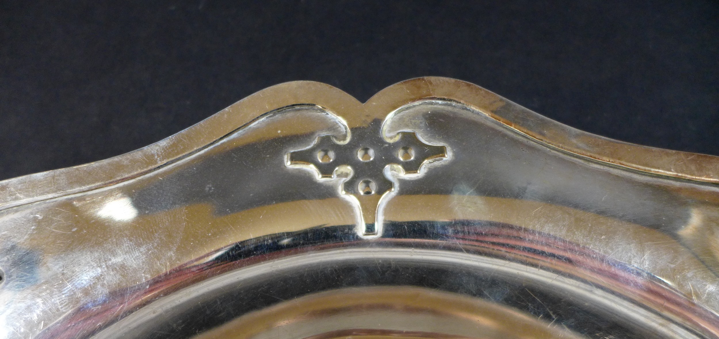 An American Arts & Crafts silver bowl, with planished rim, Shrieve & Co. San Francisco, also stamped - Image 3 of 6