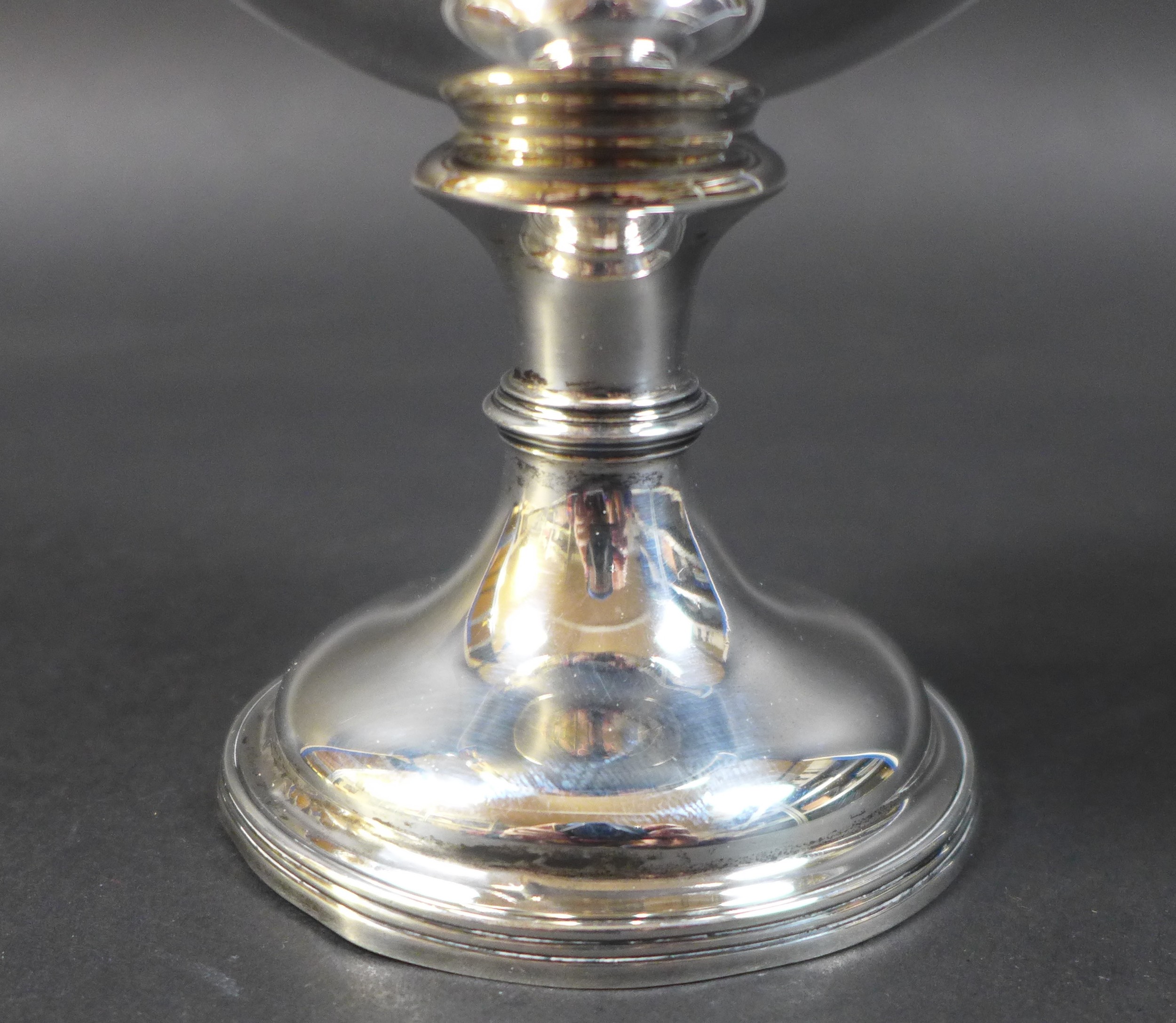 A William IV silver goblet, with later presentation inscription 'Presented to Mr. thomas Nixon on - Image 7 of 8