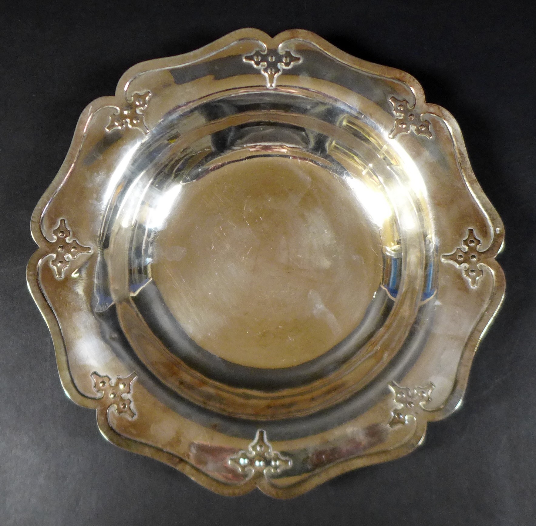 An American Arts & Crafts silver bowl, with planished rim, Shrieve & Co. San Francisco, also stamped - Image 2 of 6