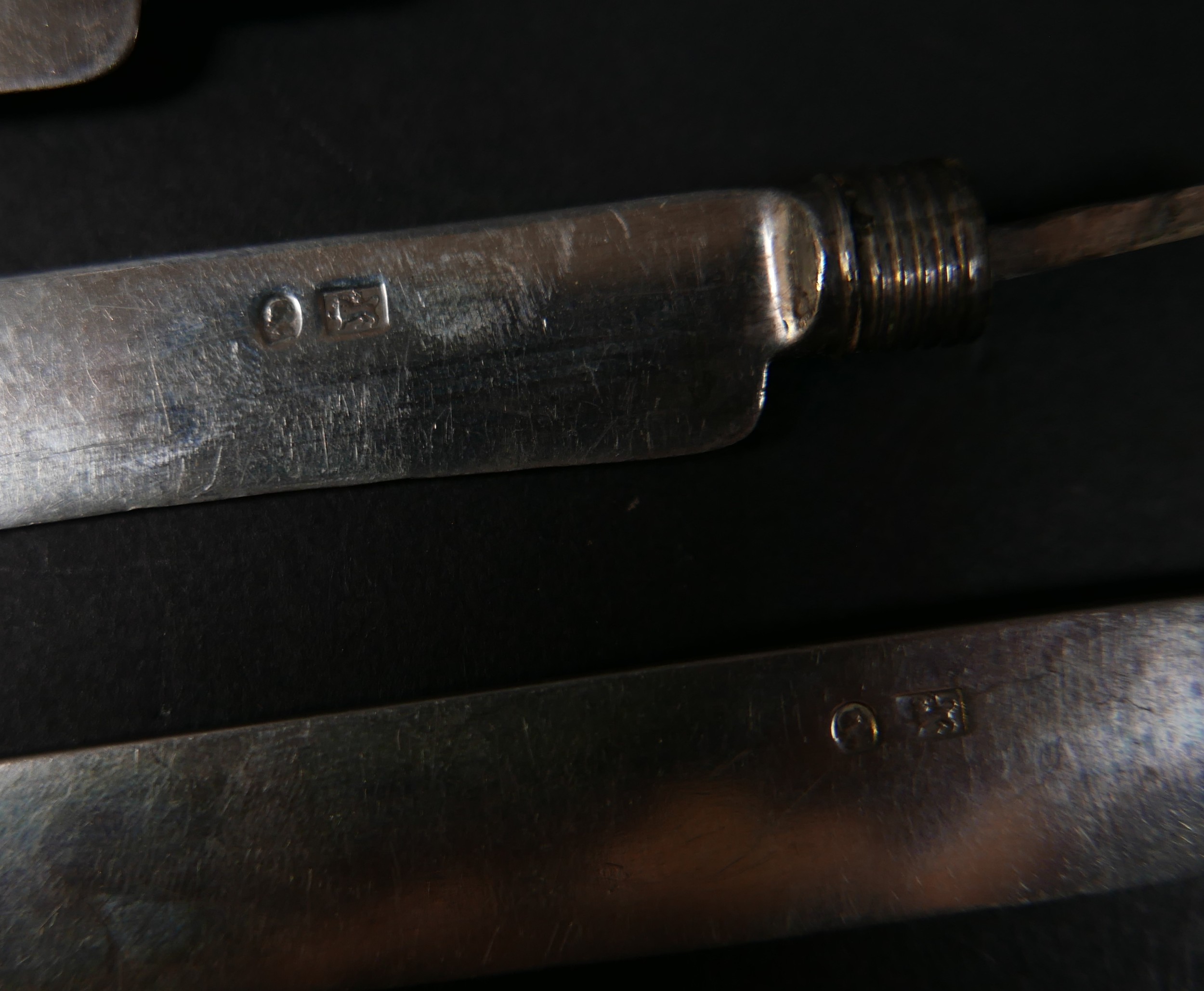 A collection of Georgian and later silver flatware, comprising a set of six fruit knife blades, 3. - Image 6 of 6