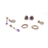 A PAIR OF GOLD AND AMETHYST PENDANT EARRINGS AND THREE FURTHER PAIRS OF EARRINGS (4)