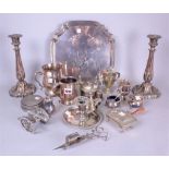 PLATED WARES, A GROUP INCLUDING, CANDLESTICKS, MUGS, SALVER AND SUNDRY