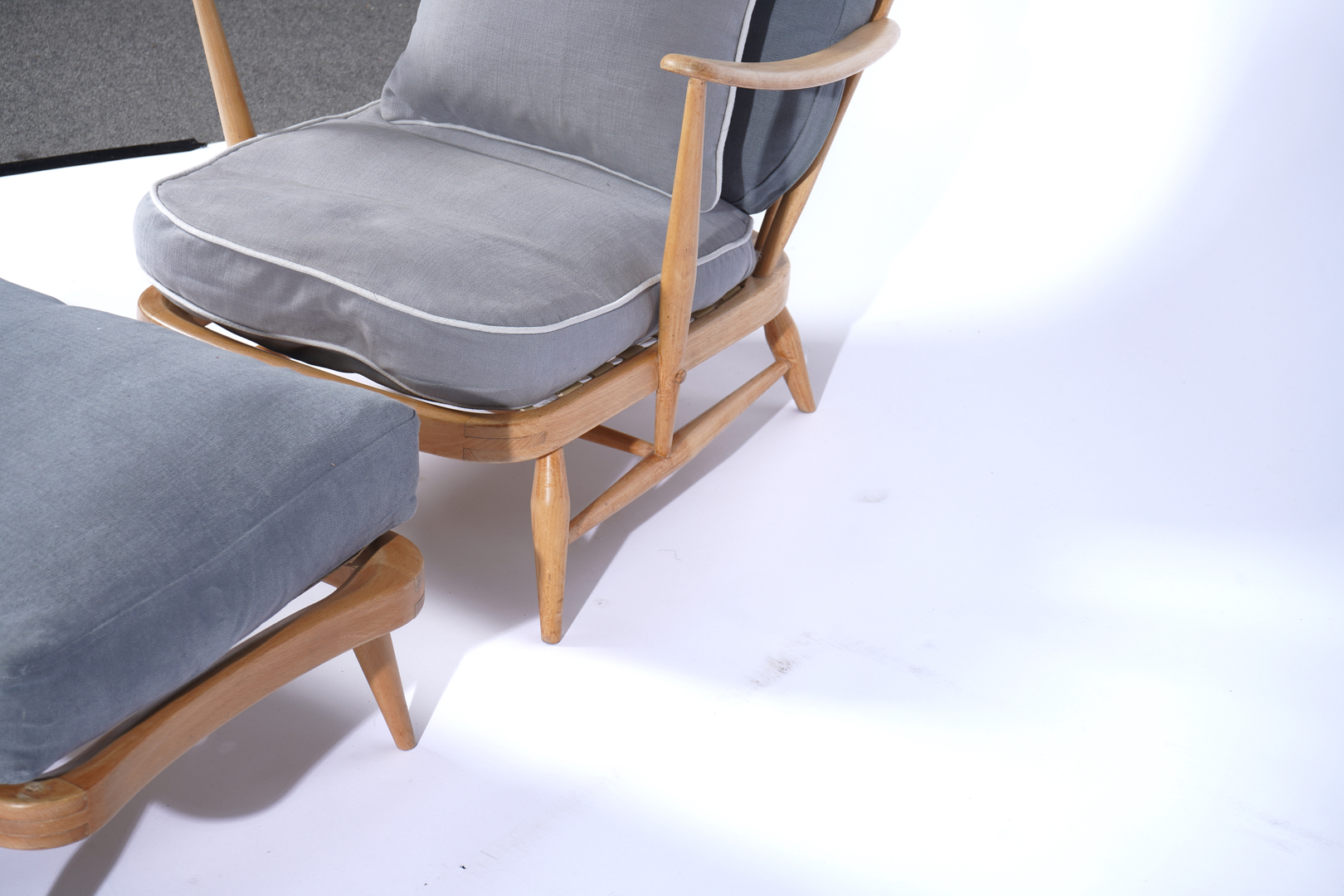 ERCOL; A BEECH STICK BACK OPEN ARM EASY CHAIR (2) - Image 5 of 6