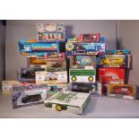 A COLLECTION OF TOYS INCLUDING MATCHBOX AND CORGI (QTY)