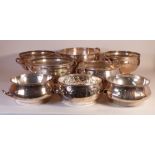 SILVER PLATED WARES, A LARGE GROUP INCLUDING SALVERS, SERVING DISHES AND SUNDRY. (QTY)