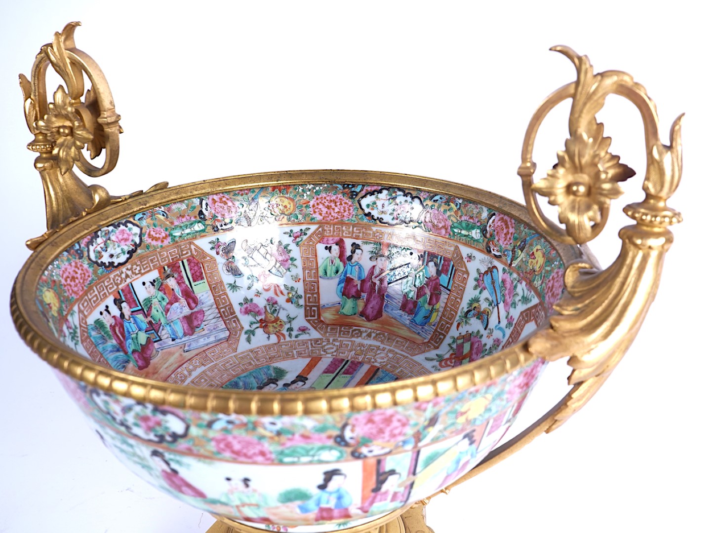 A CHINESE CANTONESE FAMILY ROSE PORCELAIN AND ORMOLU MOUNTED BOWL - Image 4 of 9