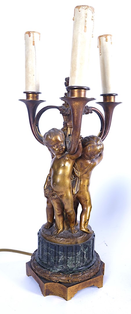 A FRENCH GILT-BRONZE MOUNTED VERDE-ANTICO MARBLE TABLE LAMP - Image 4 of 11