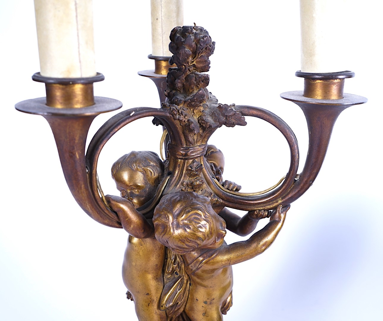 A FRENCH GILT-BRONZE MOUNTED VERDE-ANTICO MARBLE TABLE LAMP - Image 6 of 11