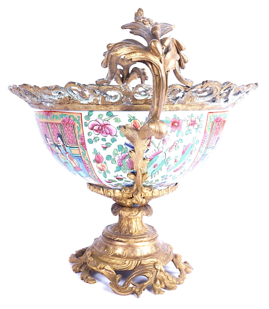 A CHINESE CANTONESE FAMILY ROSE PORCELAIN AND ORMOLU MOUNTED BOWL - Image 5 of 10