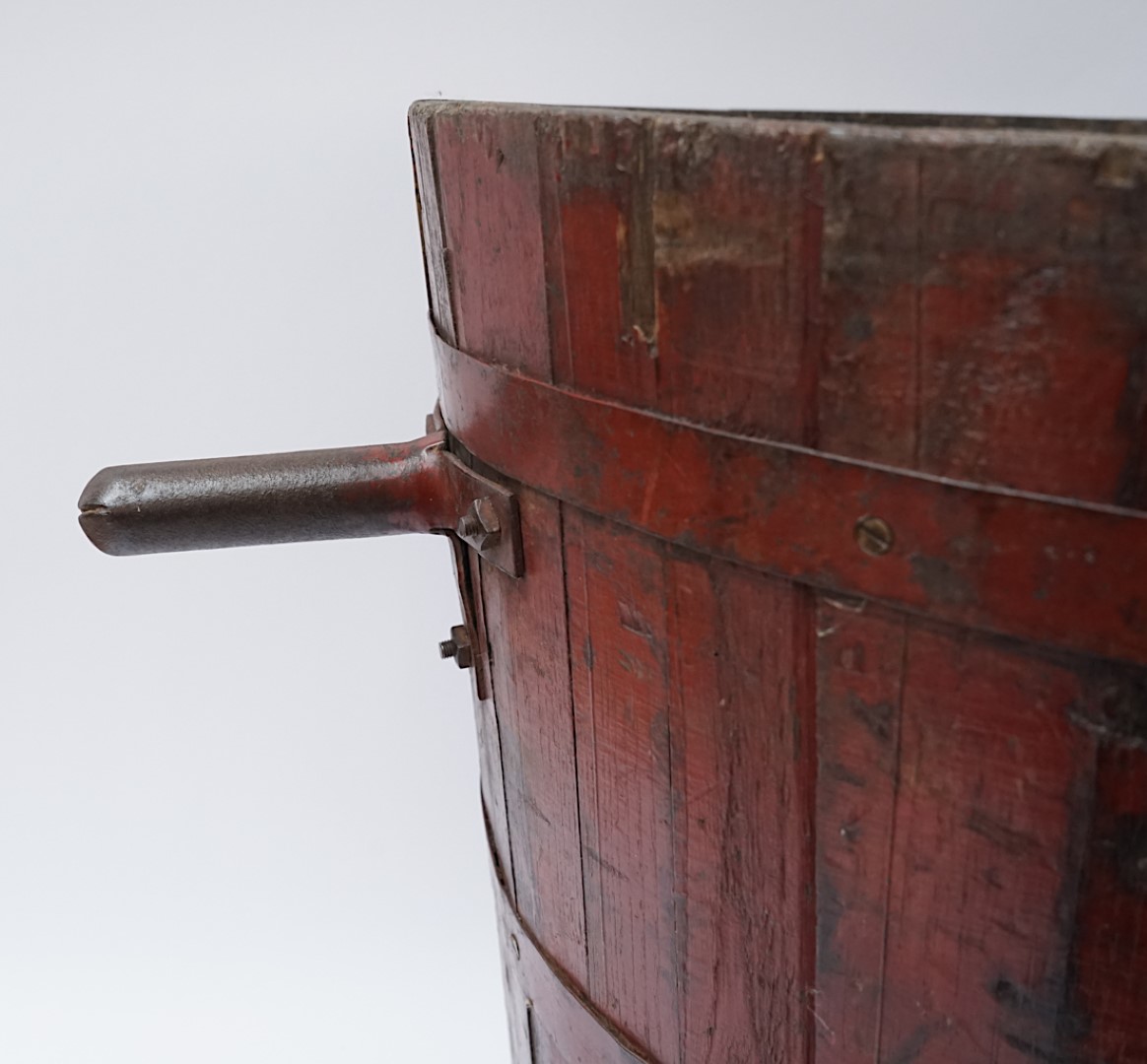 A FRENCH PAINTED STAVED WINE TREADING BASKET OR BUCKET - Image 6 of 11