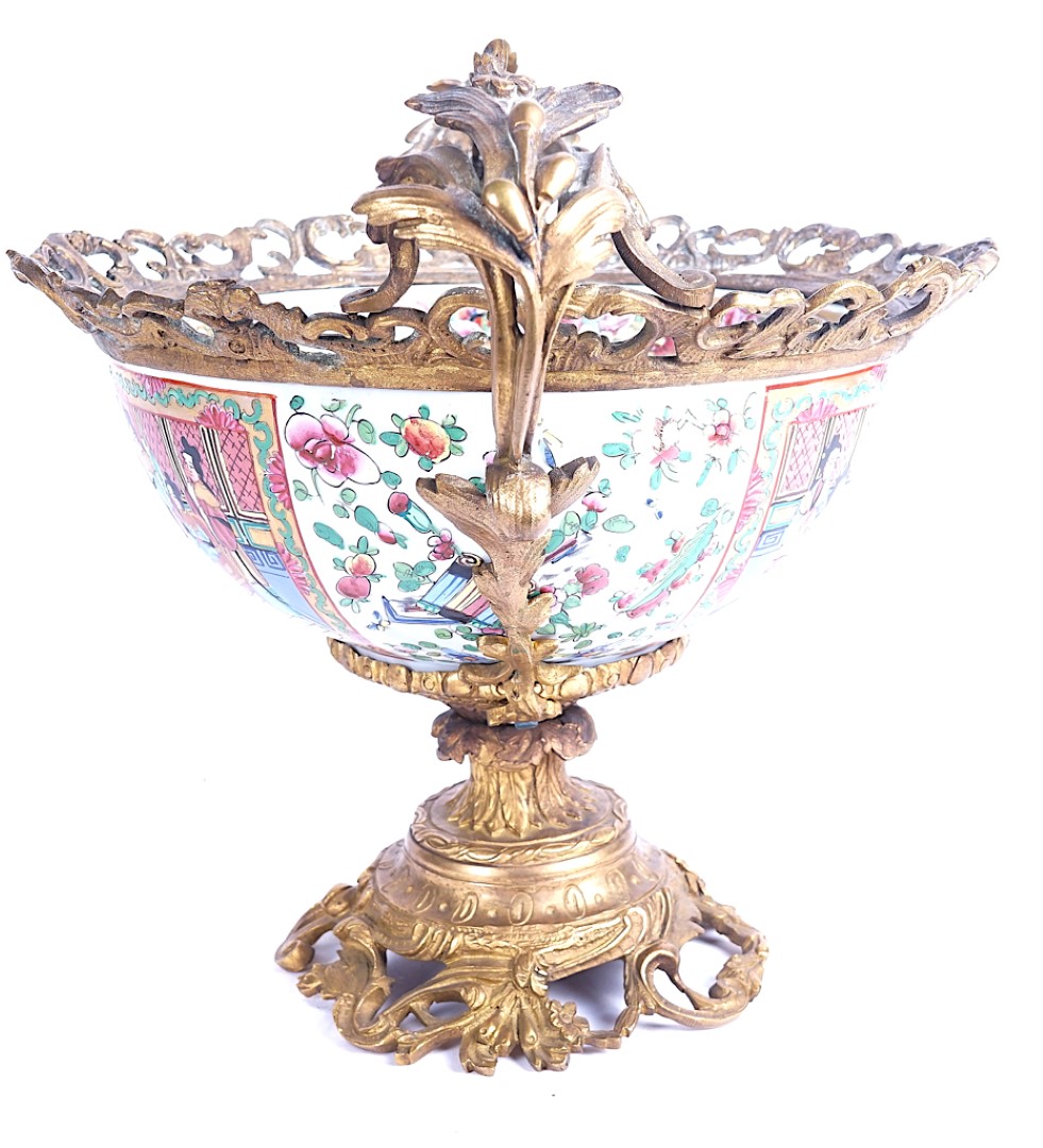 A CHINESE CANTONESE FAMILY ROSE PORCELAIN AND ORMOLU MOUNTED BOWL - Image 10 of 10