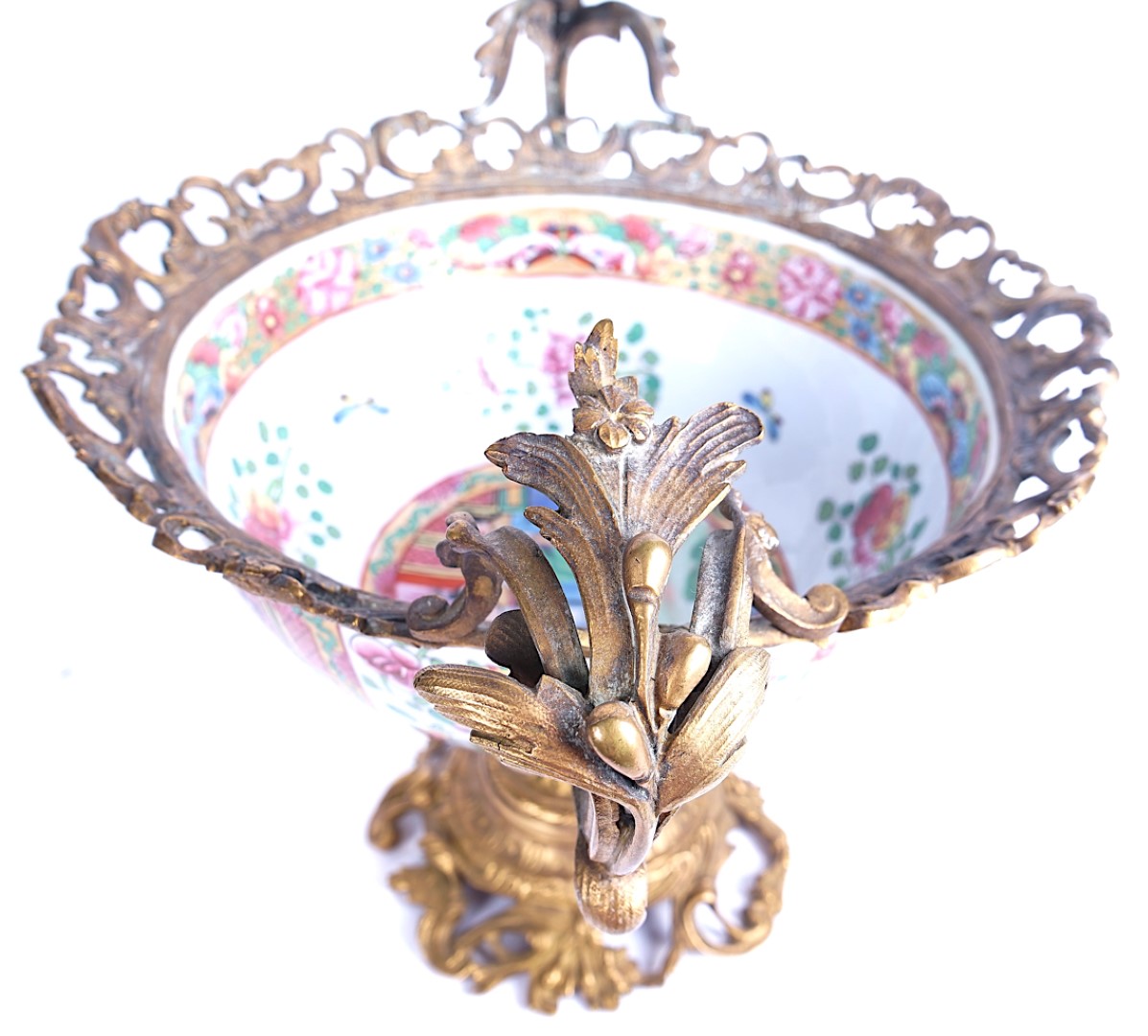 A CHINESE CANTONESE FAMILY ROSE PORCELAIN AND ORMOLU MOUNTED BOWL - Image 6 of 10