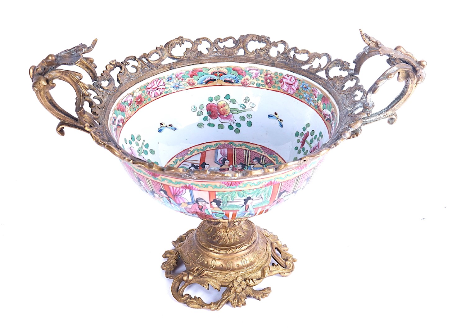 A CHINESE CANTONESE FAMILY ROSE PORCELAIN AND ORMOLU MOUNTED BOWL - Image 4 of 10