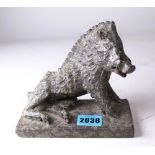 A MODERN CARVED MARBLE FIGURE OF A BOAR 14.5CM WIDE; 14CM HIGH