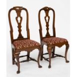 A PAIR OF QUEEN ANNE STYLE WALNUT VASE BACK SIDE CHAIRS (2)
