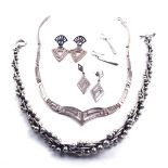 FIVE ITEMS OF SILVER JEWELLERY (5)