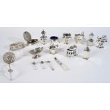 A GROUP OF SILVER, FOREIGN AND PLATED WARES (17)