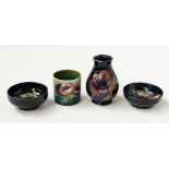 FOUR SMALL ITEMS OF MOORCROFT POTTERY (4)