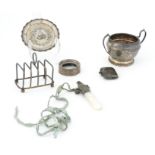 A GROUP OF SILVER AND STERLING MOUNTED WARES (6)