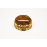 A MID-18TH CENTURY GILT-METAL MOUNTED AGATE PILL BOX