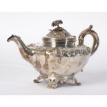 AN EARLY VICTORIAN SILVER TEAPOT