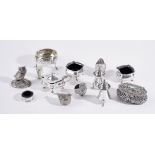 A GROUP OF SILVER AND FOREIGN WARES (13)