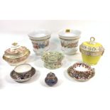 A SMALL GROUP OF ENGLISH AND EUROPEAN DECORATIVE CERAMICS (14)