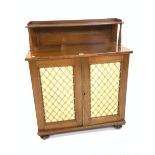 A SMALL 19TH CENTURY MAHOGANY CHIFFONIER