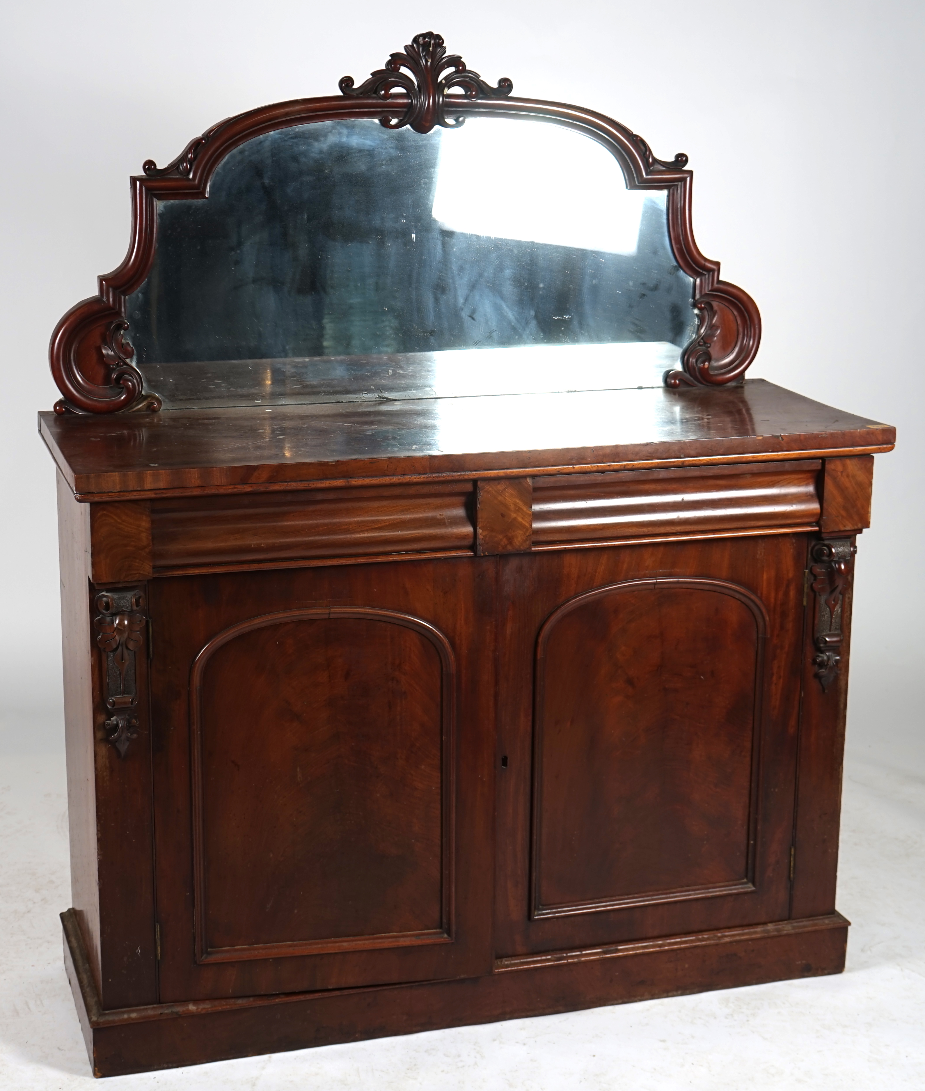 A VICTORIAN MAHOGANY MIRRORED BACK CHIFFONIER