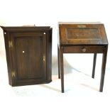 AN 18TH CENTURY OAK SMALL BUREAU (2)