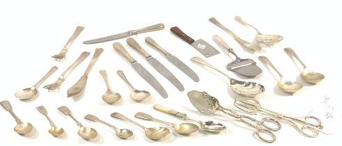 A GROUP OF SILVER PLATED FLATWARE