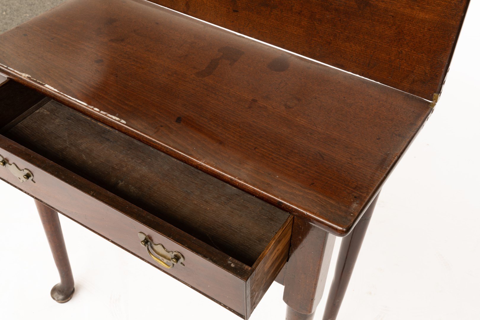 AN 18TH CENTURY MAHOGANY FOLD-OVER TEA TABLE - Image 2 of 8