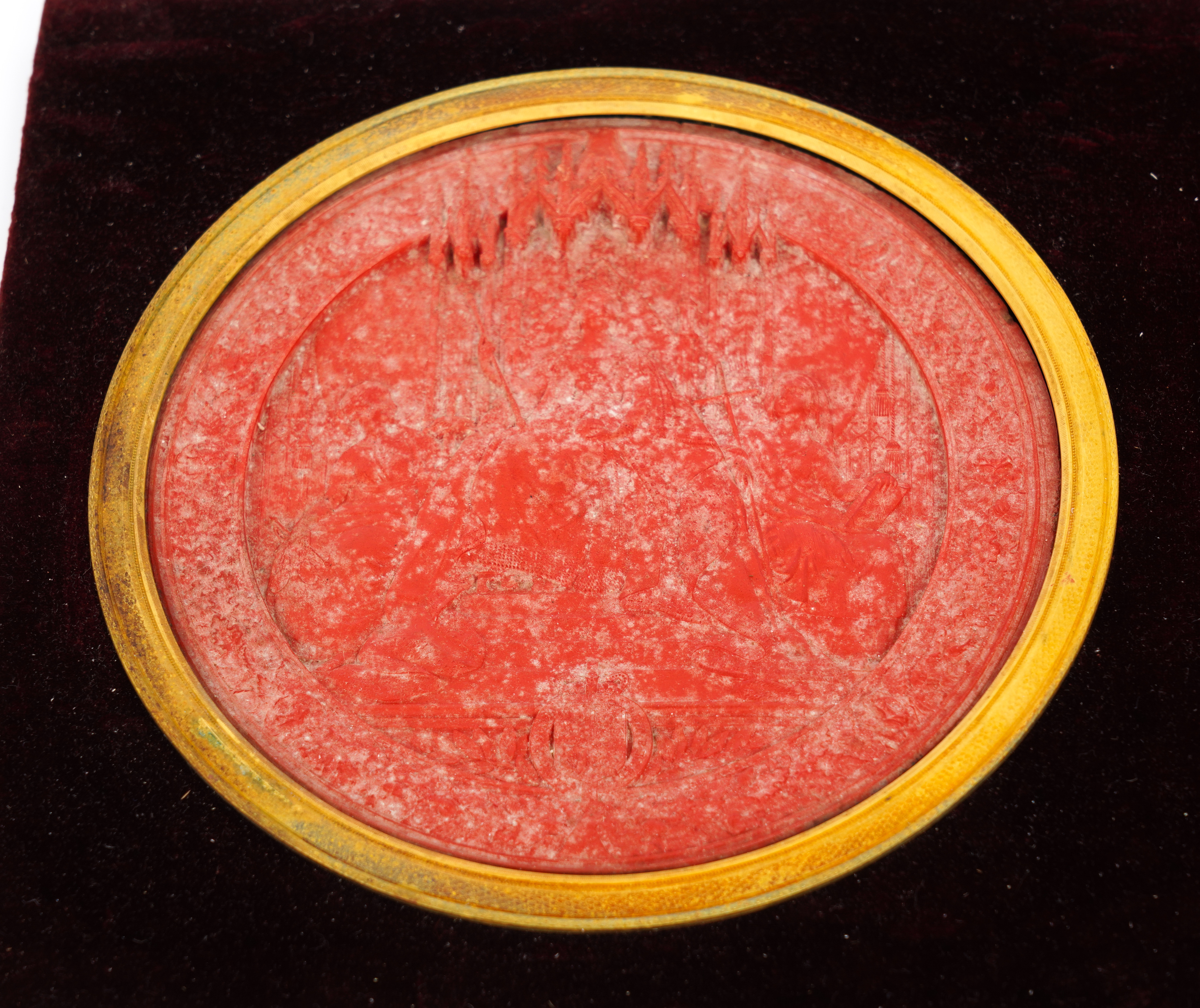 A PAIR OF QUEEN VICTORIA GREAT SEAL OF THE REALM WAX CASTS (2) - Image 3 of 3