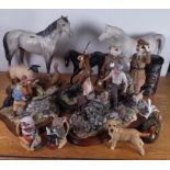 CERAMICS, THREE BESWICK HORSES AND A SELECTION OF RESIN FIGURE GROUPS (APPROX 17)